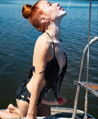 Смелая и жгучая дама готова развеять твои сомнения и страхи, подарив незабываемый опыт, который захочешь повторить снова и снова. Позволь себе насладиться моментом, звони мне прямо сейчас! 13964, 30 лет